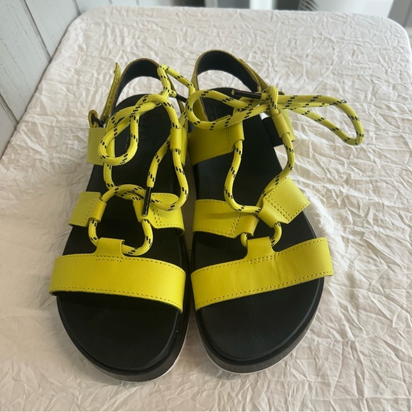 Sorel roaming lace sandals - Picture 2 of 5